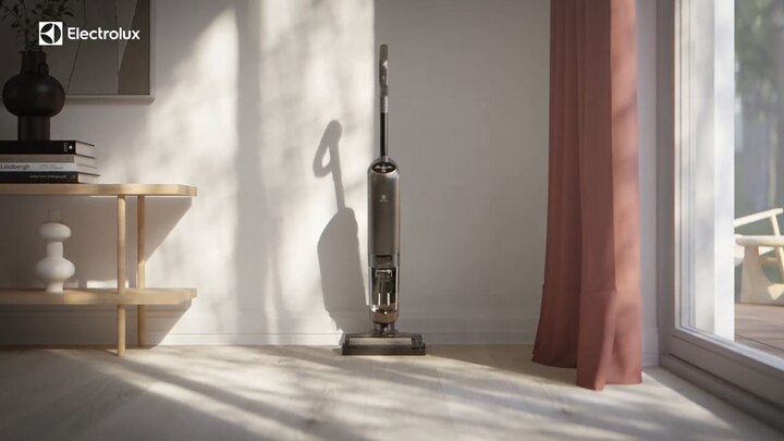 UltimateHome 700 Wet and Dry stick vacuum